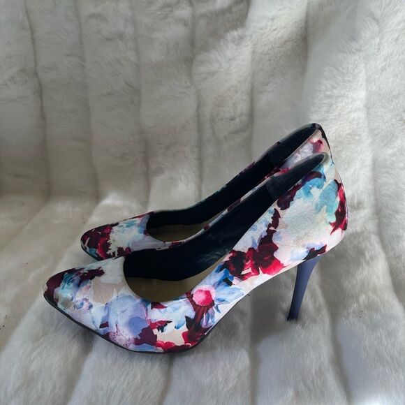 Ashley Stewart colorful Satin slip on pointed toe gray heels size9W - Picture 4 of 11